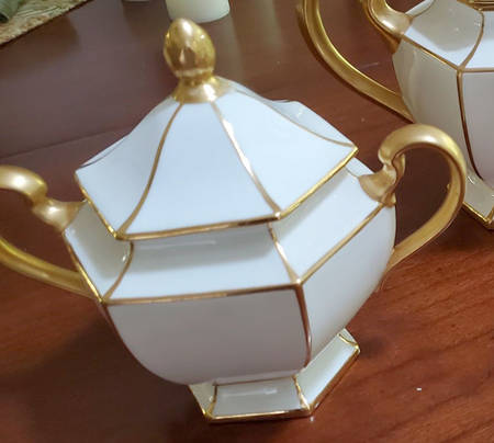 H1659 Sugar Bowl & Lid