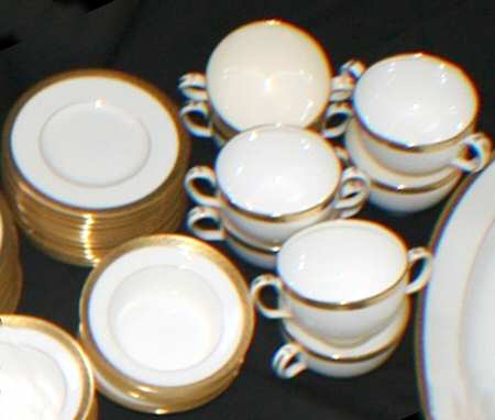 H1993 Flat Bouillon Cup & Saucer