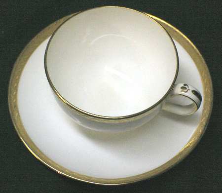 H1993 Flat Cup & Saucer Set