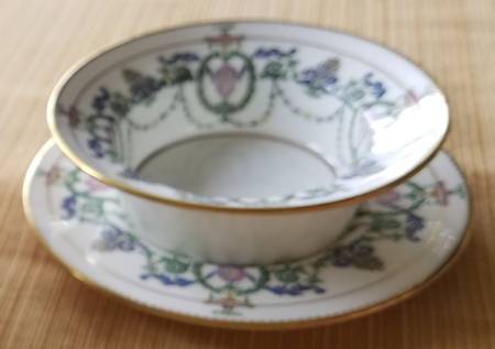 H2581 Ramekin & Saucer Set