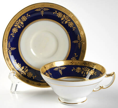 H2988 Footed Cup & Saucer Set
