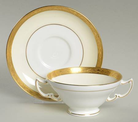 H3045 Footed Cream Soup Bowl & Saucer Set