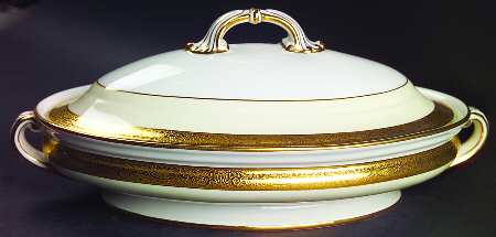 H3046 Oval Covered Vegetable