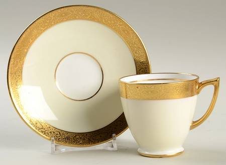 H3046 Flat Demitasse Cup & Saucer Set