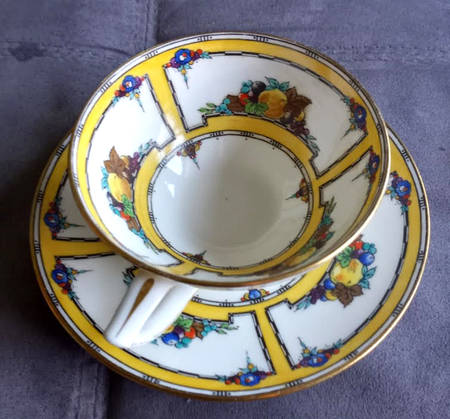 H3614 Footed Cup & Saucer Set