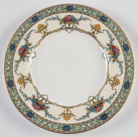 H3649 Luncheon Plate