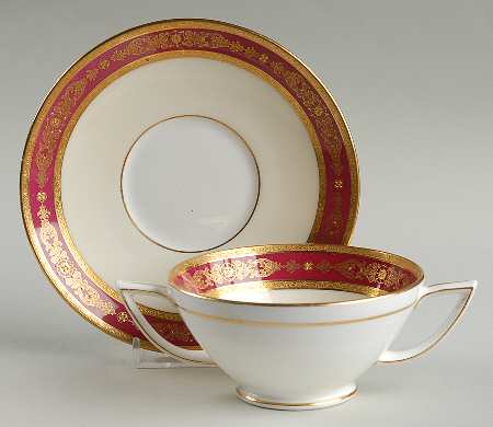 H3995 Footed Bouillon Cup & Saucer