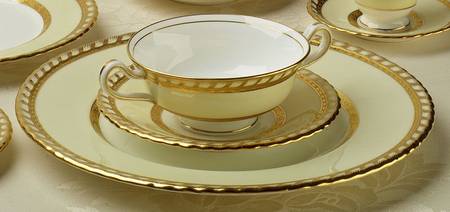 H4220 Dinner Plate