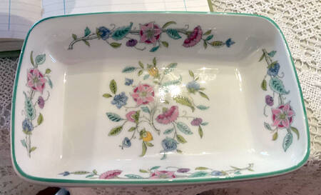 Haddon Hall 6" Sweet Meat Dish
