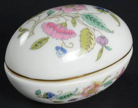 Haddon Hall Egg Box & Lid