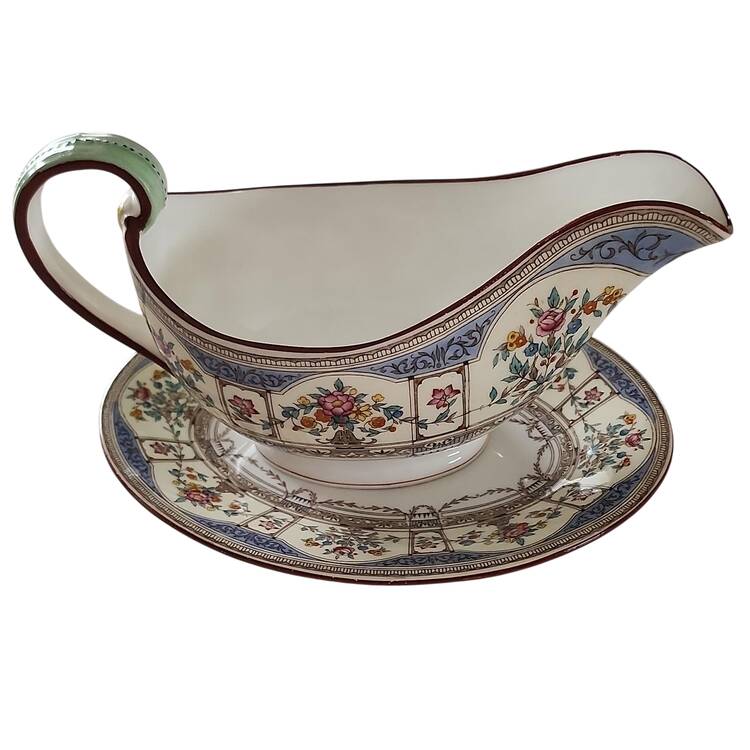 Hazelemere Gravy Boat & Underplate