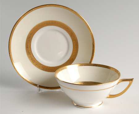 K100 Footed Cup & Saucer Set