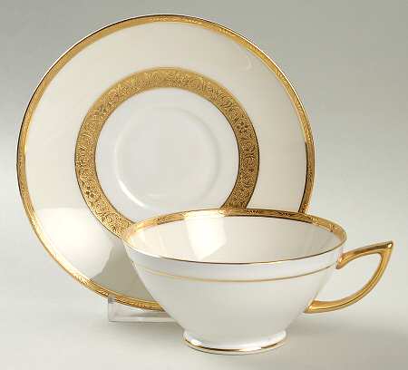 K160 Footed Cup & Saucer Set
