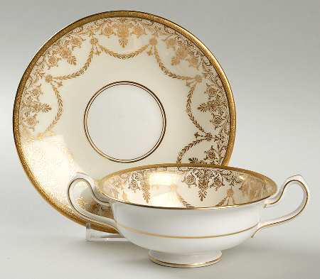 K230 Footed Cream Soup Bowl & Saucer Set