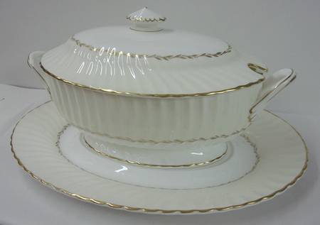 Lady Devonish Oval Tureen & Lid with Underplate