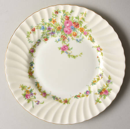 Lorraine (#S561, Cream Border) Luncheon Plate
