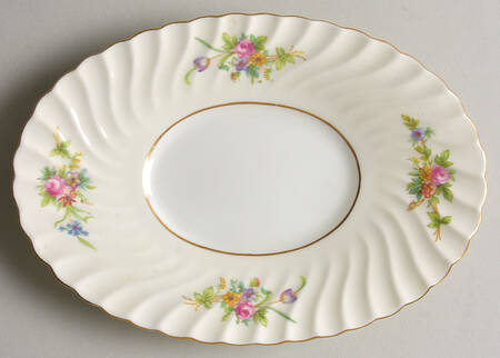 Lorraine (#S561, Cream Border) Underplate for Gravy Boat