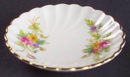 Lorraine (#S560, White Border) Butter Pat