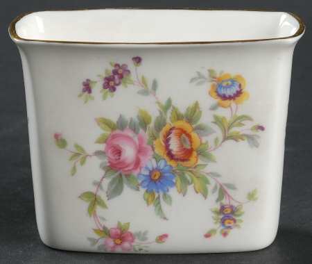 Lorraine (#S560, White Border) Cigarette Holder