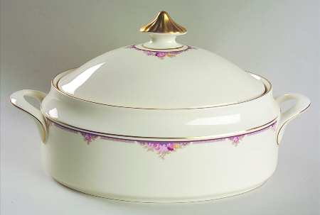 Lyndhurst Oval Covered Vegetable