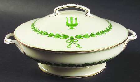 Lyre Green Round Covered Vegetable