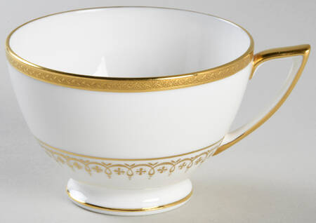H5279 Footed Cup