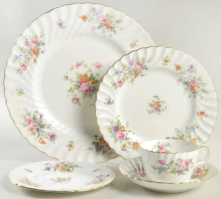 Marlow (Older, Globe Backstamp) 5 Piece Place Setting