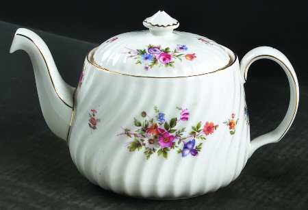 Marlow (Newer, Wreath Backstamp) Teapot & Lid