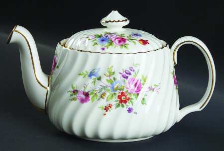 Marlow (Newer, Wreath Backstamp) Mini Teapot & Lid