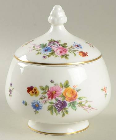 Marlow (Newer, Wreath Backstamp) Footed Bon Bon & Lid by Minton