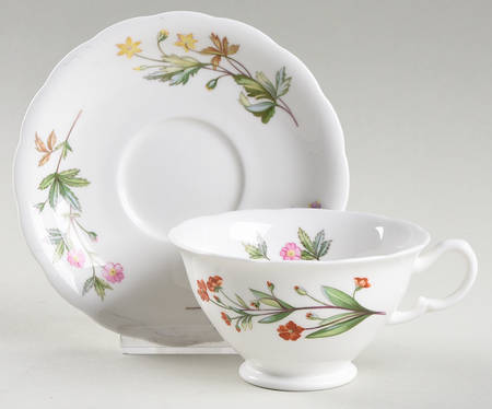 Meadow Scalloped Footed Cup & Saucer Set