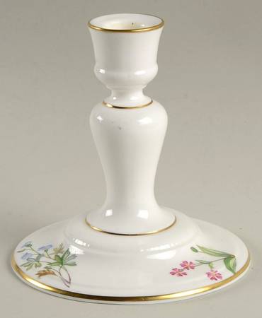 Meadow Scalloped Single Light Candlestick