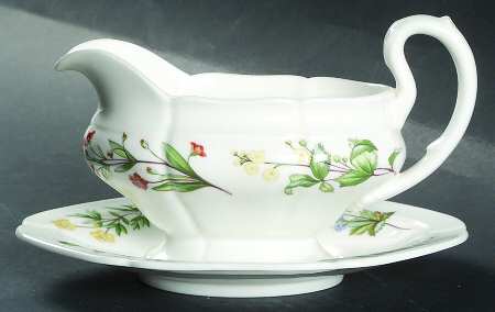 Meadow Scalloped Gravy Boat & Underplate