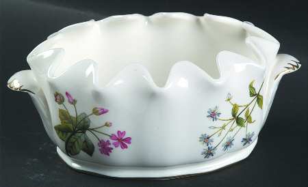 Meadow Scalloped Small Centerpiece