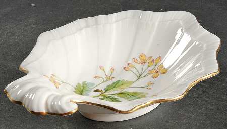 Meadow Scalloped Leaf Shaped Dish
