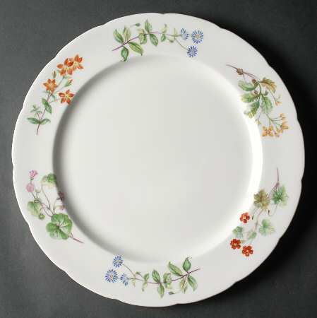 Meadow Scalloped 12" Chop Plate (Round Platter)