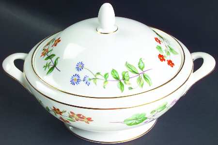 Meadow Smooth Round Covered Vegetable