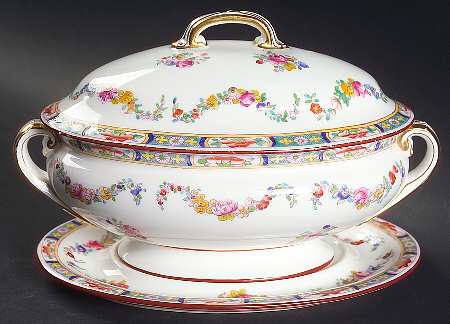 Minton Rose (Older, Smooth) Sauce Boat & Lid with Underplate