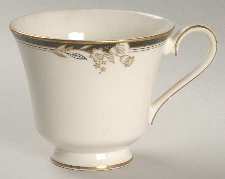 Newbury Black Band Newer Footed Cup