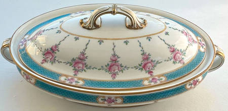 Persian Rose (Older) Oval Covered Vegetable