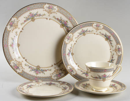 Persian Rose (Newer) 5 Piece Place Setting