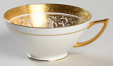 Porcelain Ball Ivory Footed Cup