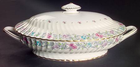 Printemps Oval Covered Vegetable