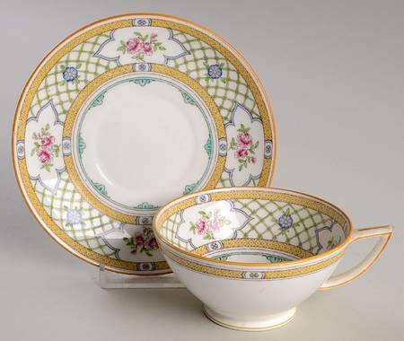 Queen's Trellis Footed Cup & Saucer Set