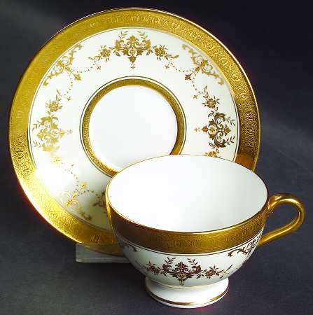 Riverton Footed Cup & Saucer Set