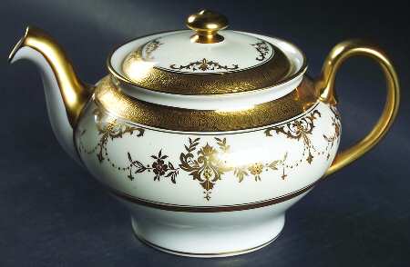 Riverton Teapot & Lid by Minton