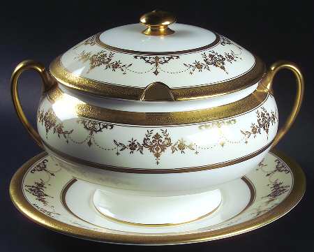 Riverton Tureen & Lid w/Underplate