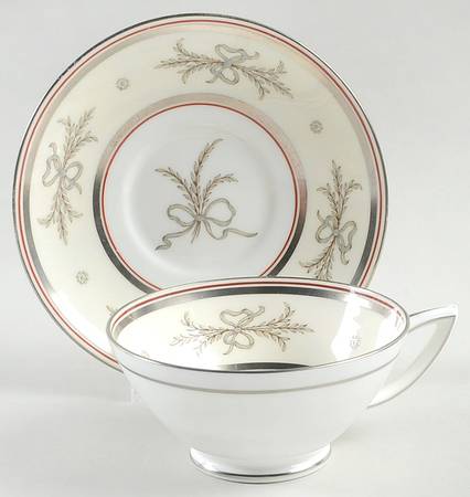S108 Footed Cup & Saucer Set