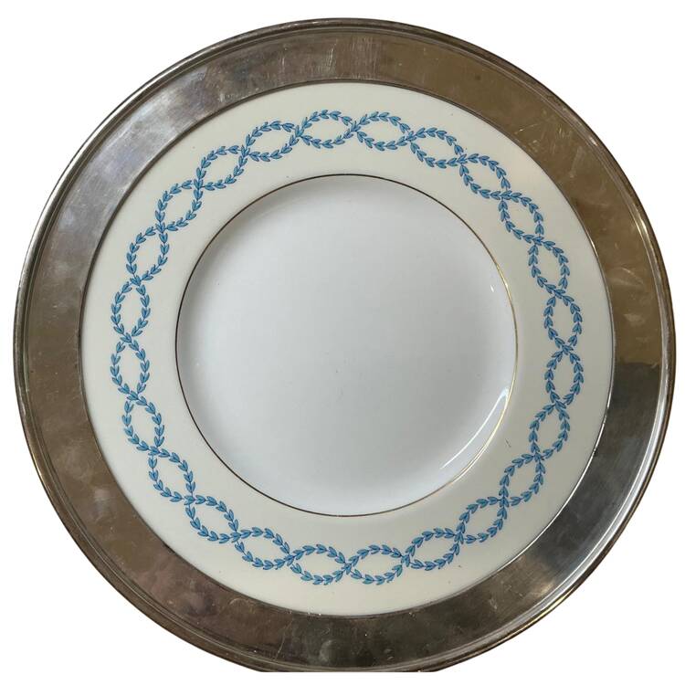 S244 Metal Rim Dinner Plate