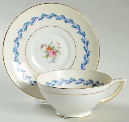 S383 Footed Cup & Saucer Set